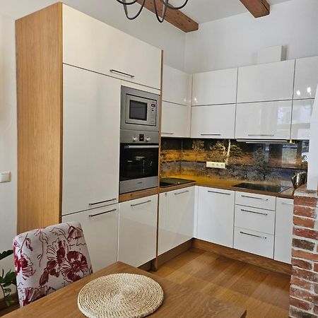 Arina Guest Apartment Kuressaare Esterno foto